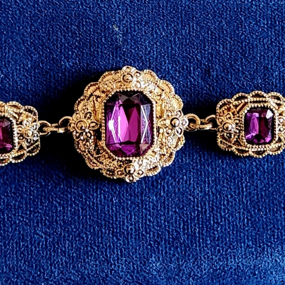 🩷 4 for $50 Vintage NWT Gold and Amethyst Coloured Stone Bracelet🩷 - Picture 4 of 7